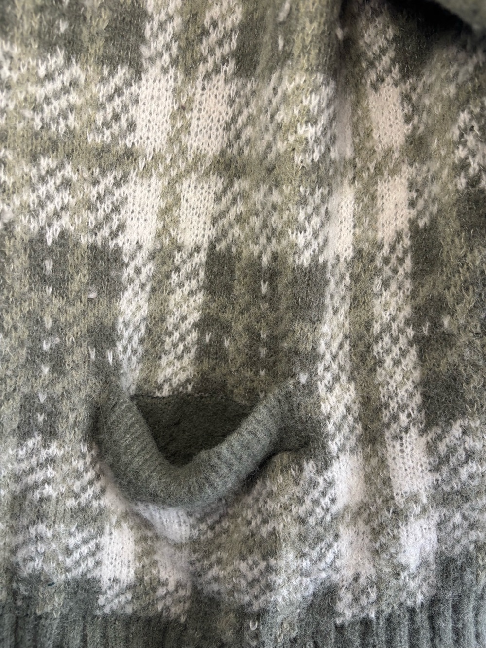 American Eagle Cardigan - Picture 6 of 8